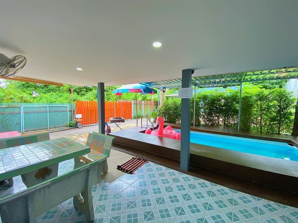 Pool View 3