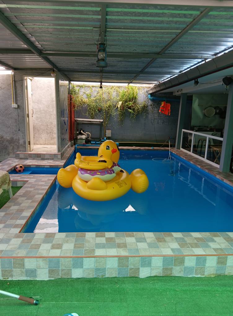 Pool View 4